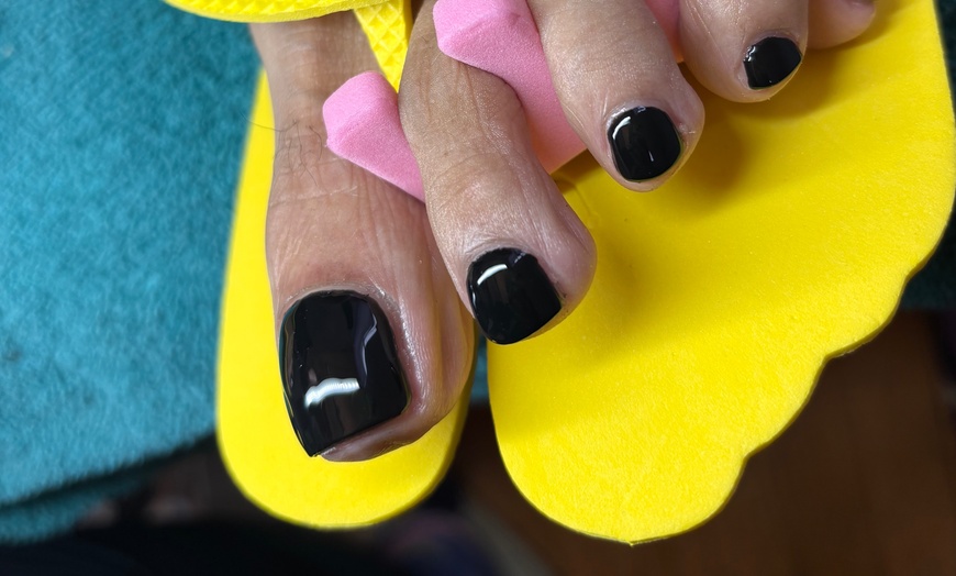 Image 6: Treat Yourself to One Classic or Gel Manicure or/and Pedicure Sessions