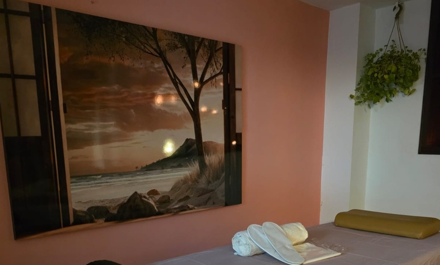 Image 5: Masaje en pareja de 50 minutos: relajante, con piedras o chocoterapia