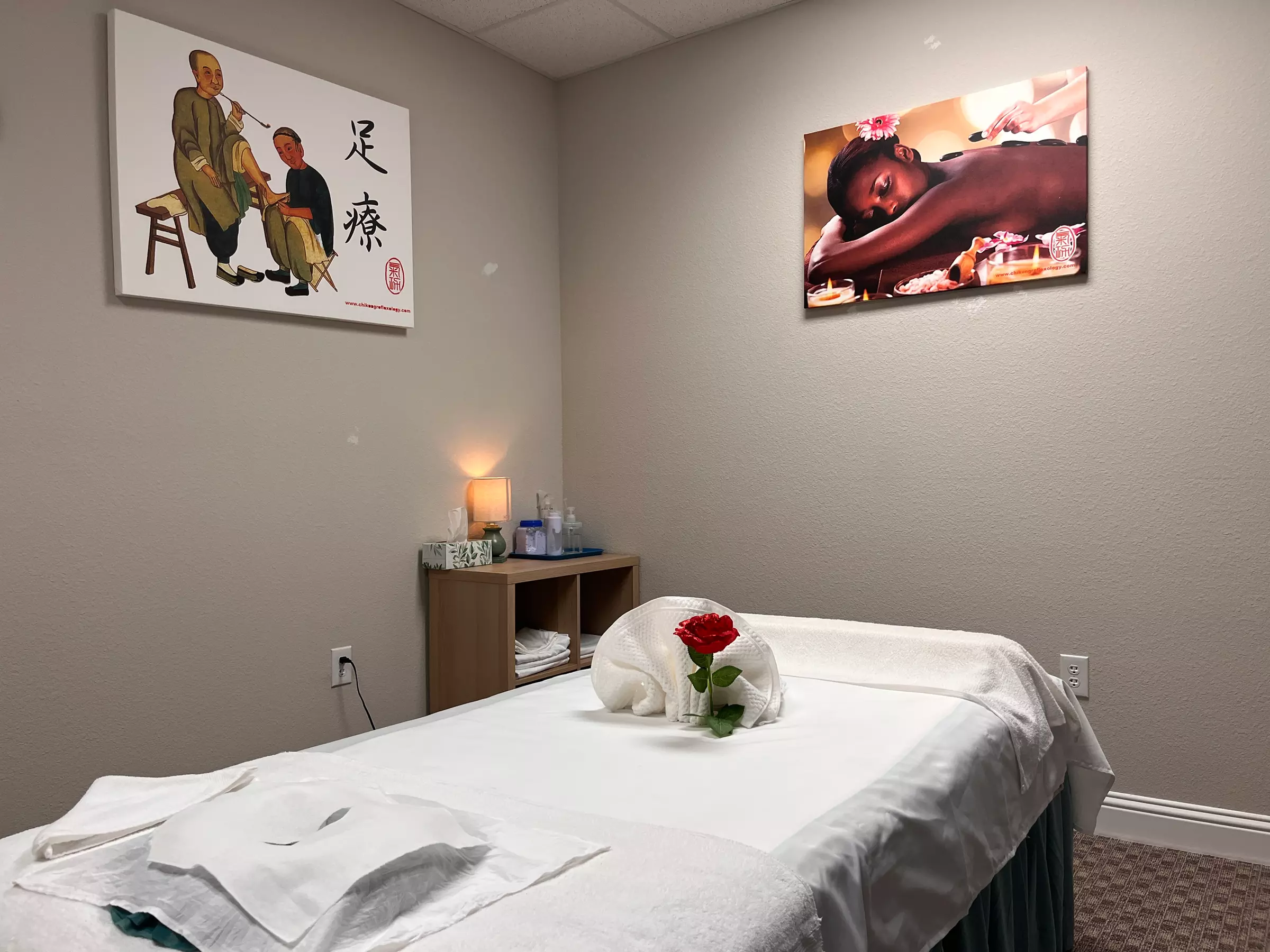 Enjoy 60 Minute Couples Massage for Two at 168 Massage