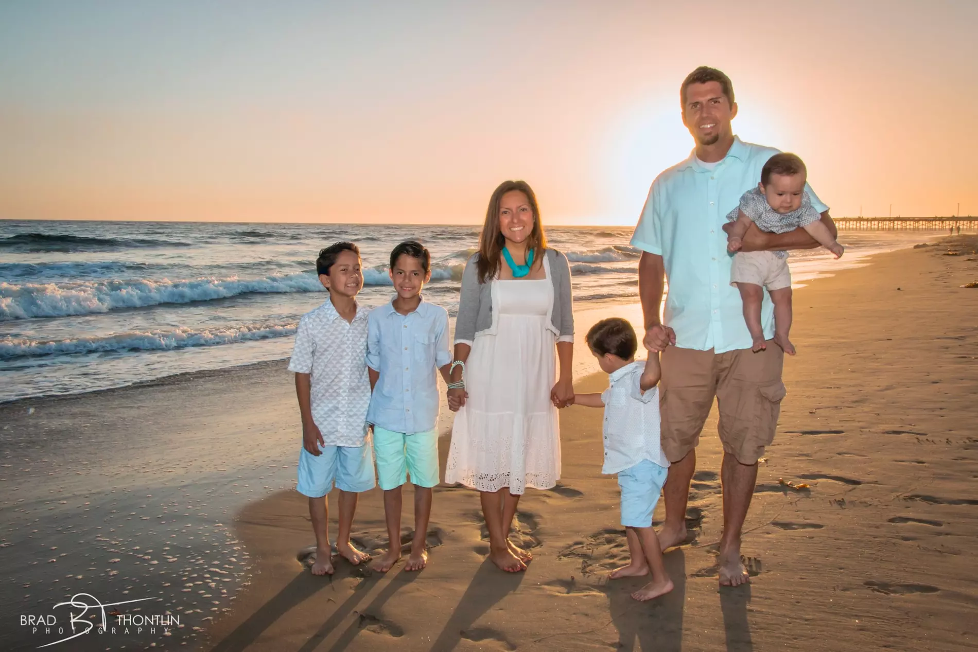 Enjoy 1-or2-Hour Family Photography, Including 10 or 15 Edited Images