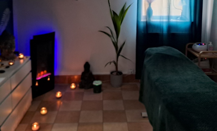 Image 2: Masaż relaksacyjny z aromaterapią przy blasku świec dla dwojga
