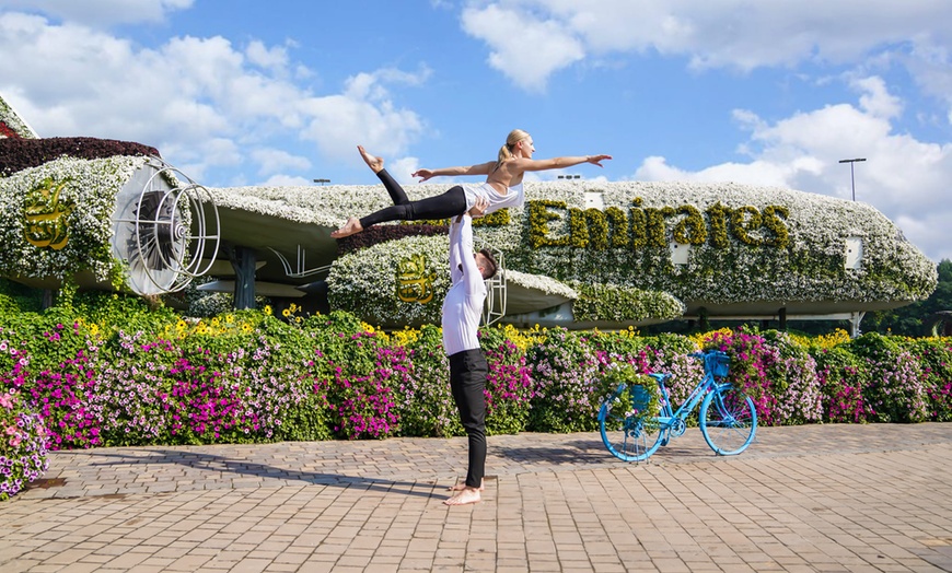 Image 2: Nature & Ocean Wonders: Dubai Miracle Garden + Dubai Aquarium Combo
