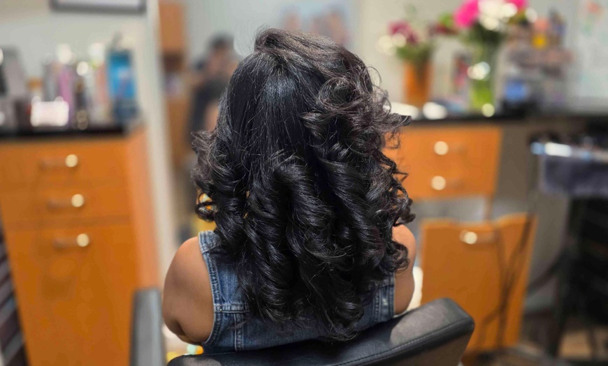 Image 5: Pamper Yourself: Scalp Treatment, Shampoo & Style.