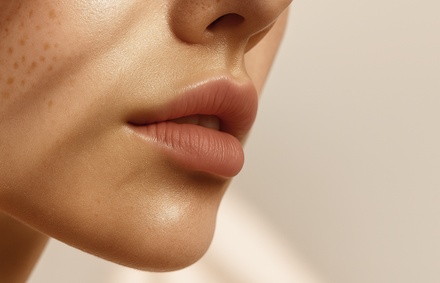 Mit 5 ml Wirkstoff: Injektionslipolyse an einer Zone nach Wahl inkl. Anamnese für 1 Person - Esthetics Munich