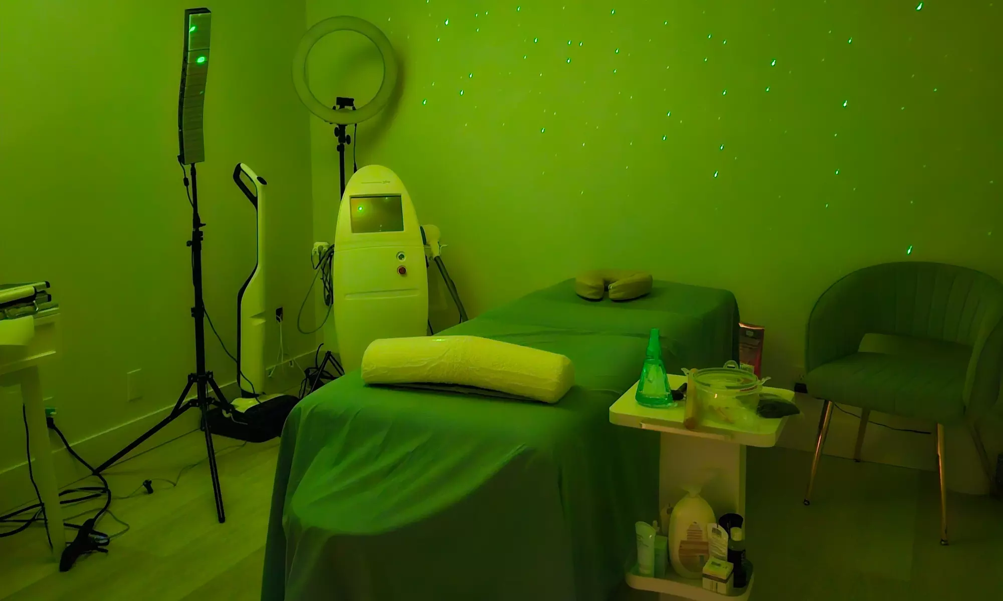 Up to 54% Off on Foot Reflexology Massage at Vida coral estética spa