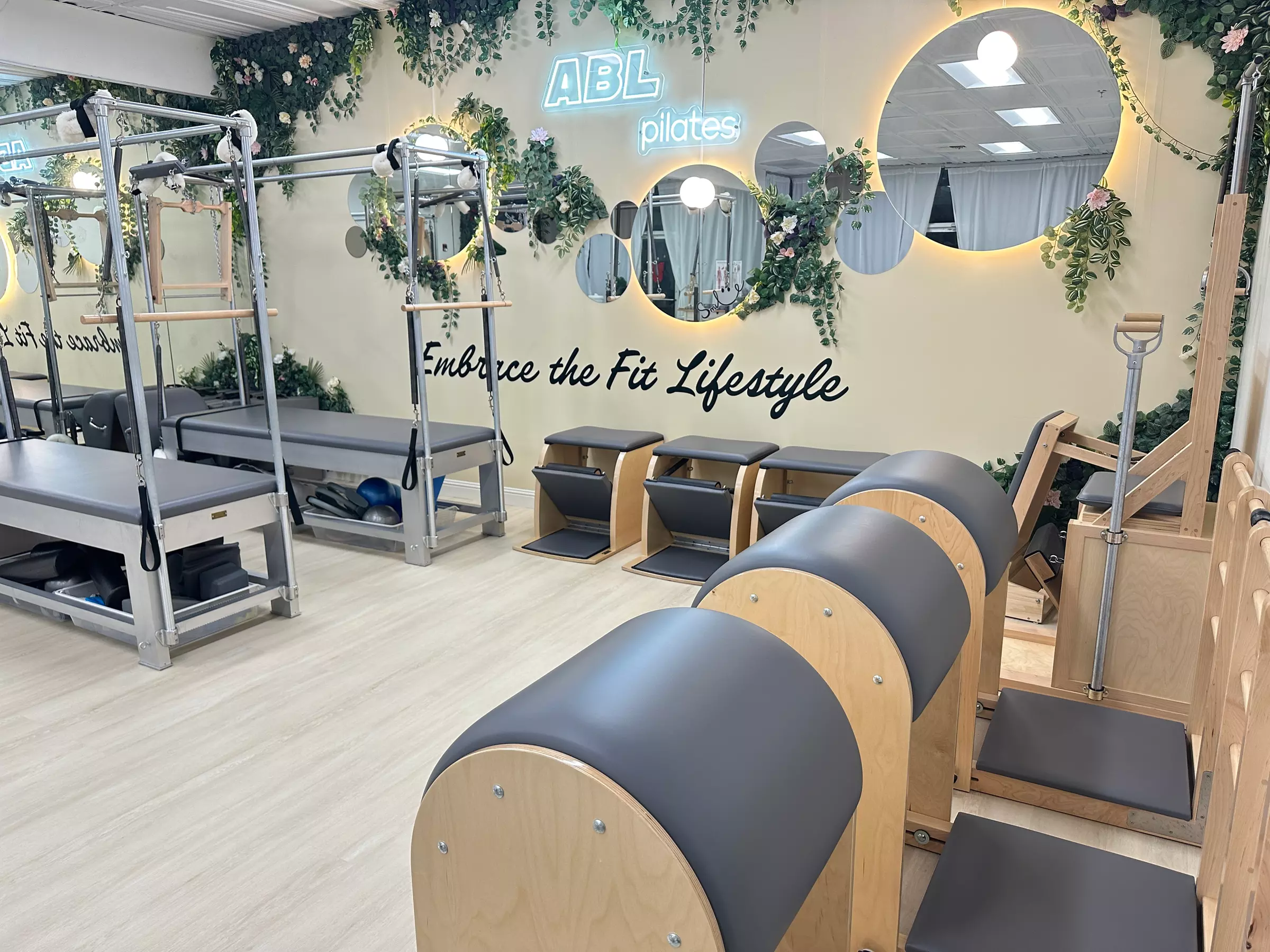 Classical Pilates Classes for Small Group