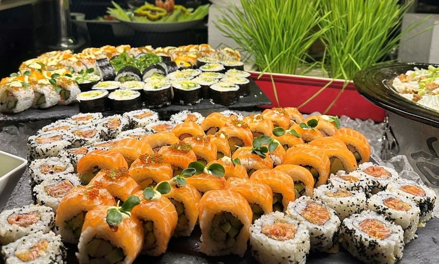 Image 6: 5* Seafood Night with Choice of Beverages for 1 Child or Upto 4 Adults