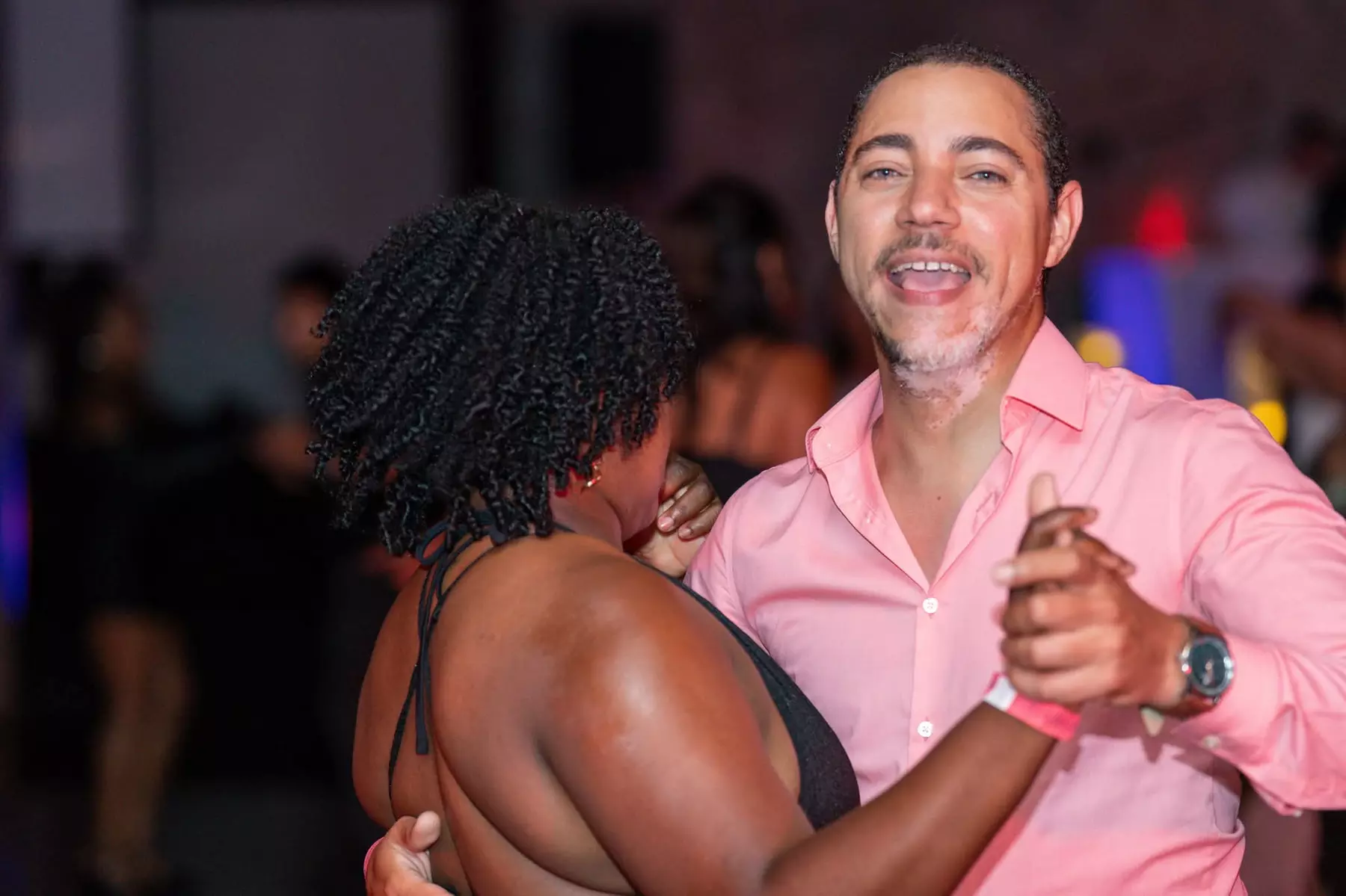 Beginner Salsa & Bachata Group Lessons: 4 Weeks for One