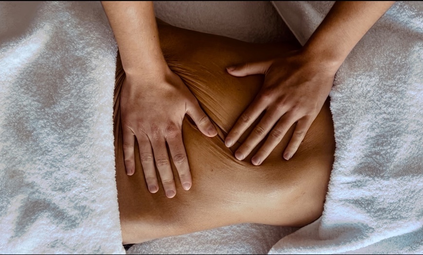 Image 2: Soin Very Happy Belly de 60 ou 90 min