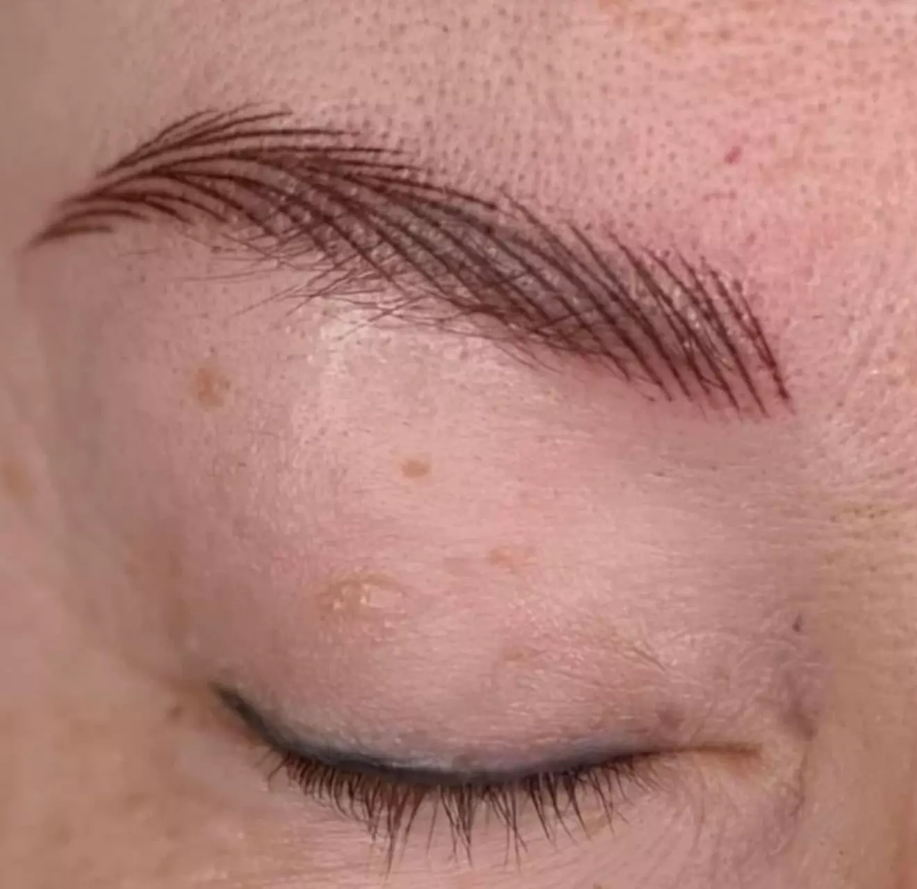 Up to 45% Off on Permanent Makeup at Henda’s Eyebrows
