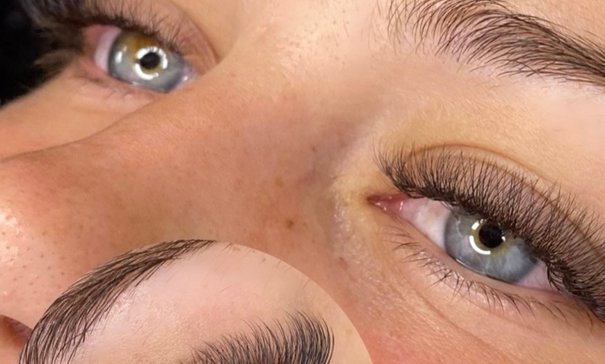 Image 5: Jusqu'à 43% de remise sur Extensions des cils chez BY.ELONA