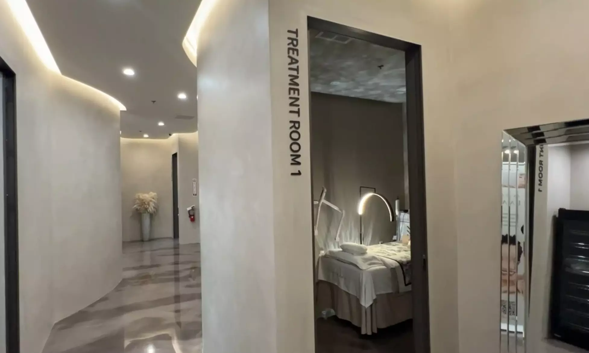 Luxury Tranquil Head Spa Experience with Acupressure & Scalp Lift