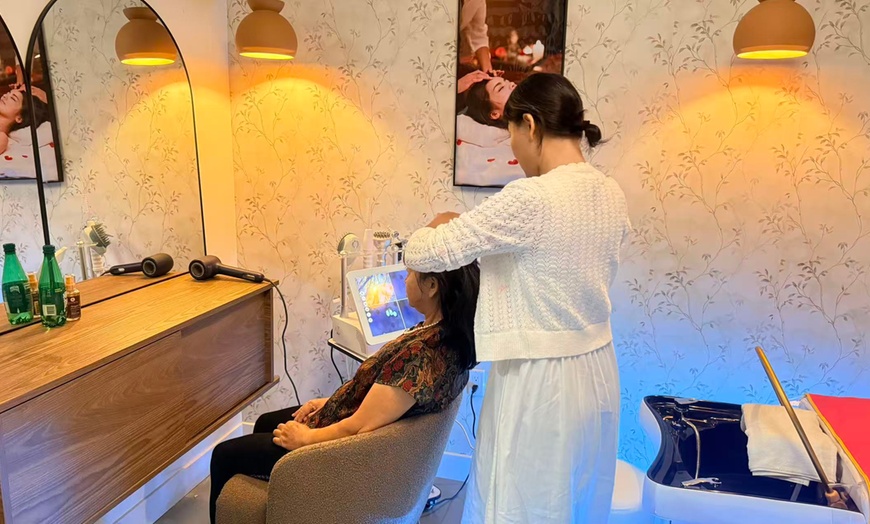Image 6: Head & Full Body Spa with Complimentary Waxing & Acupressure