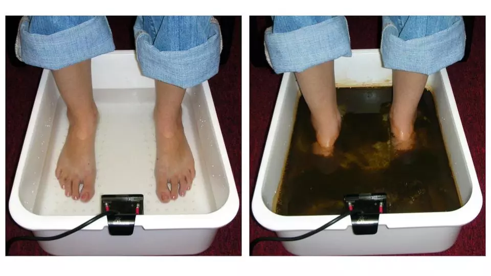 Relax with 30-Minute IonCleanse Detox Foot Bath Options