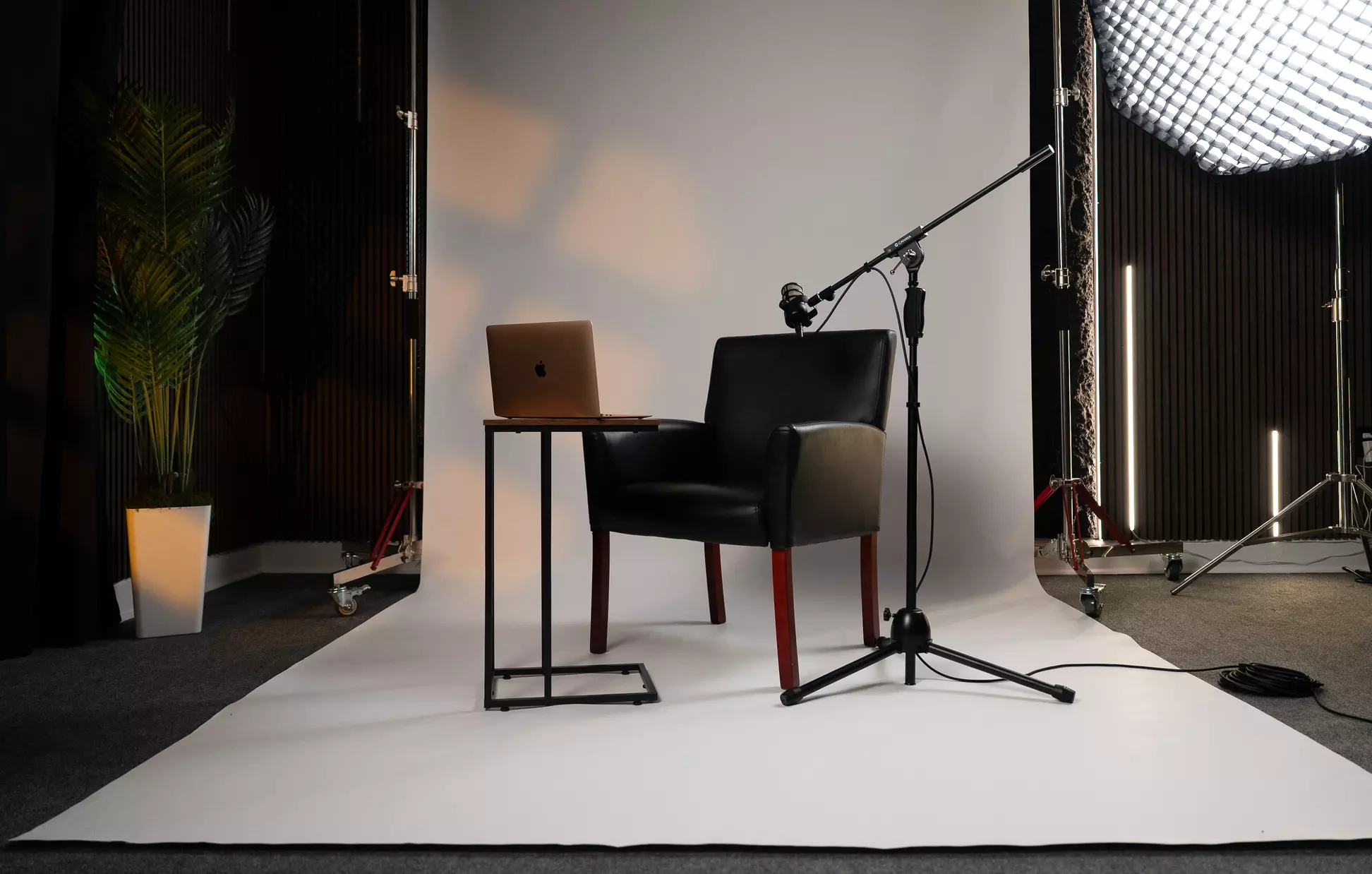 30, 60 or 90 Minute In-Studio Photography Session with Photo Package