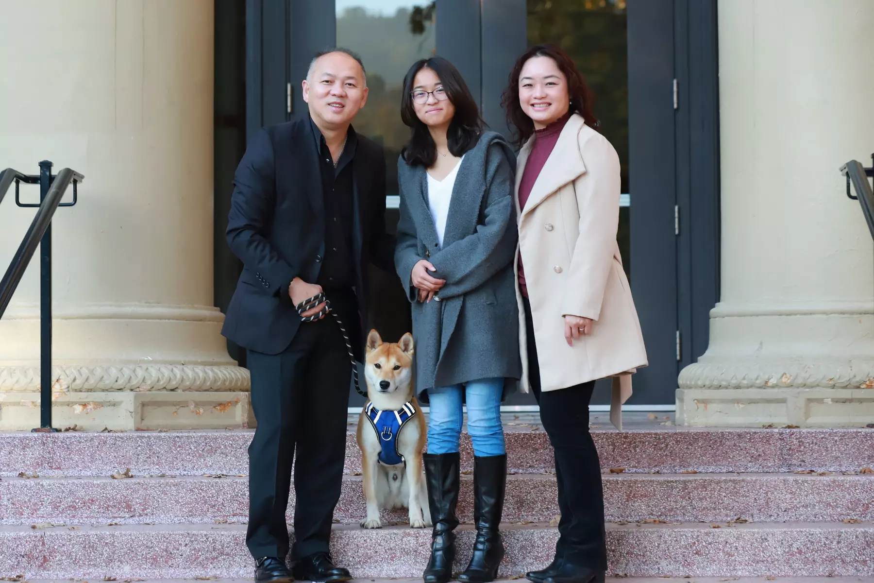 40-Minute On-Location Mini Family Portrait Session for 4-13 People