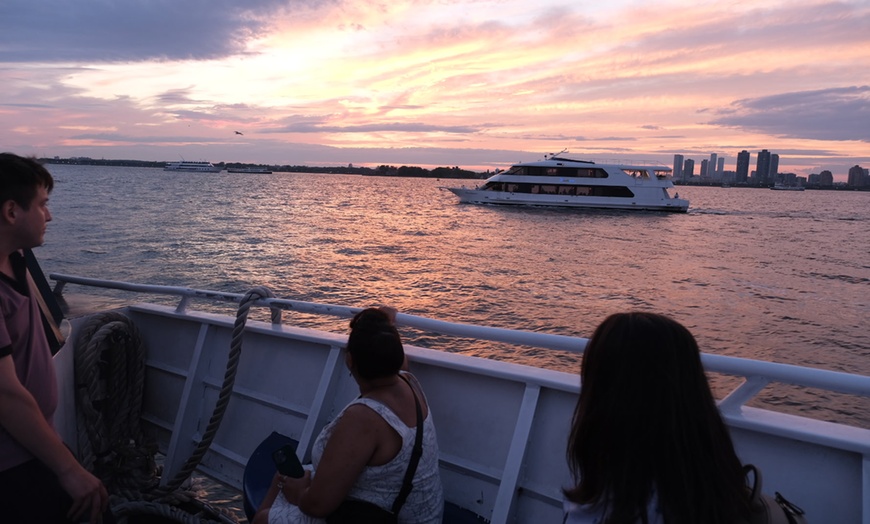 Image 6: Enjoy a Scenic NYC Evening Cruise with Iconic Views During Sunset