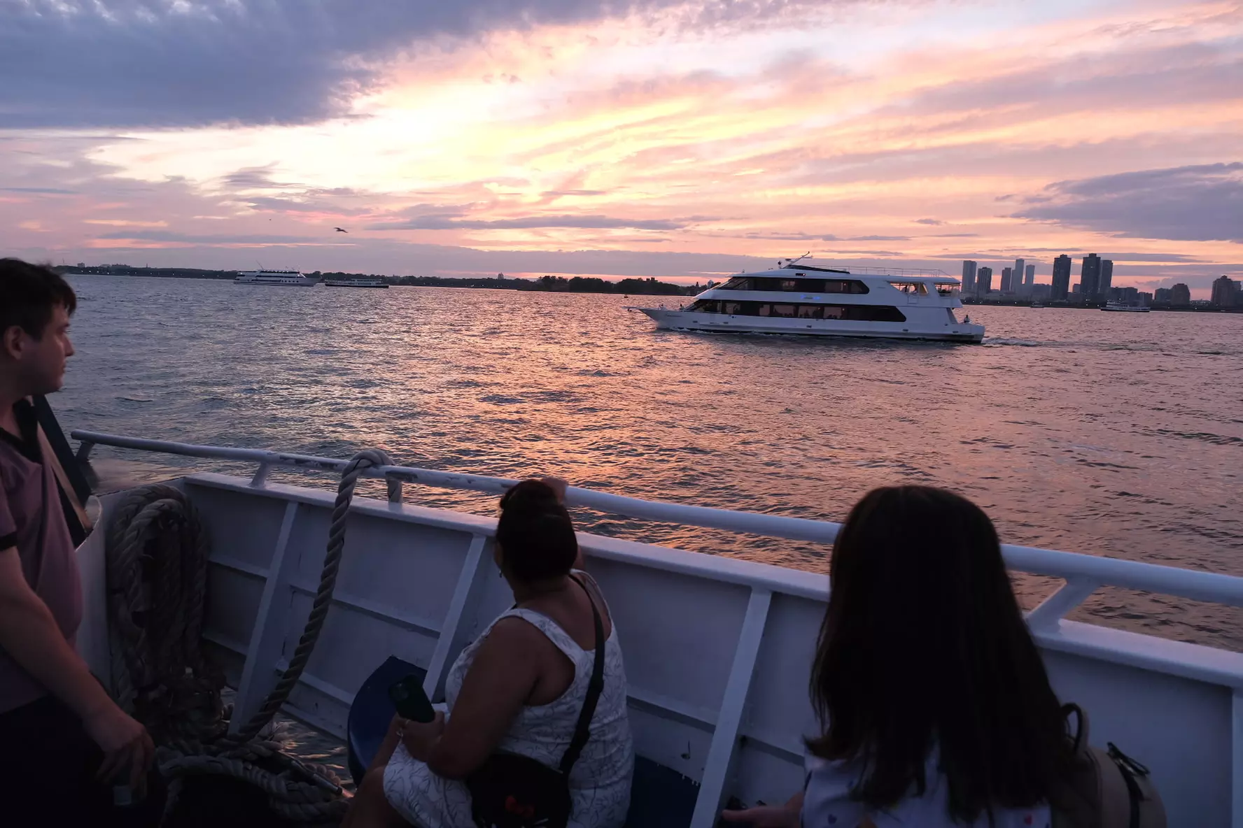 Enjoy a Scenic NYC Evening Cruise with Iconic Views During Sunset