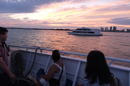 NYC Evening Cruise with Iconic Views - For 1 Person - Iconic Tours - New York