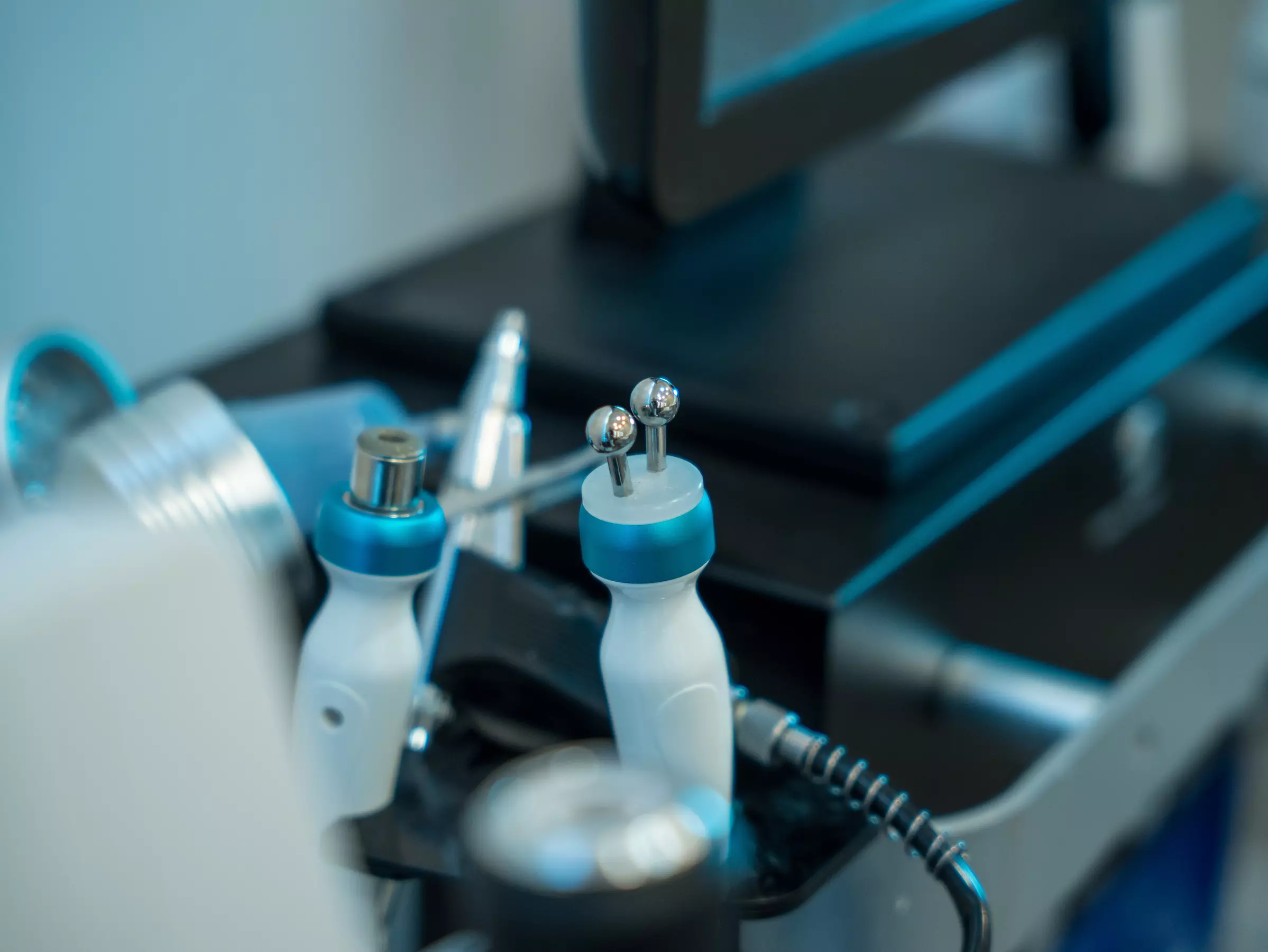 Verwöhne deine Haut: Microneedling Gesichtsbehandlung