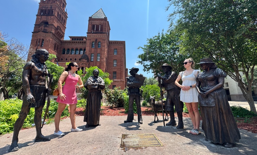 Image 6: Citywide scavenger hunt adventure guided by smartphone