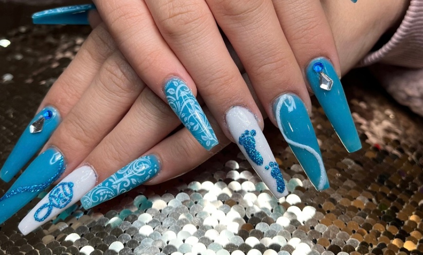 Image 1: Up to 44% Off on Customizable Acrylic at Houz Spa Bar