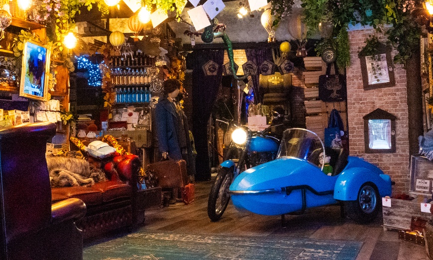 Image 3: Witchcraft & Potions Experience