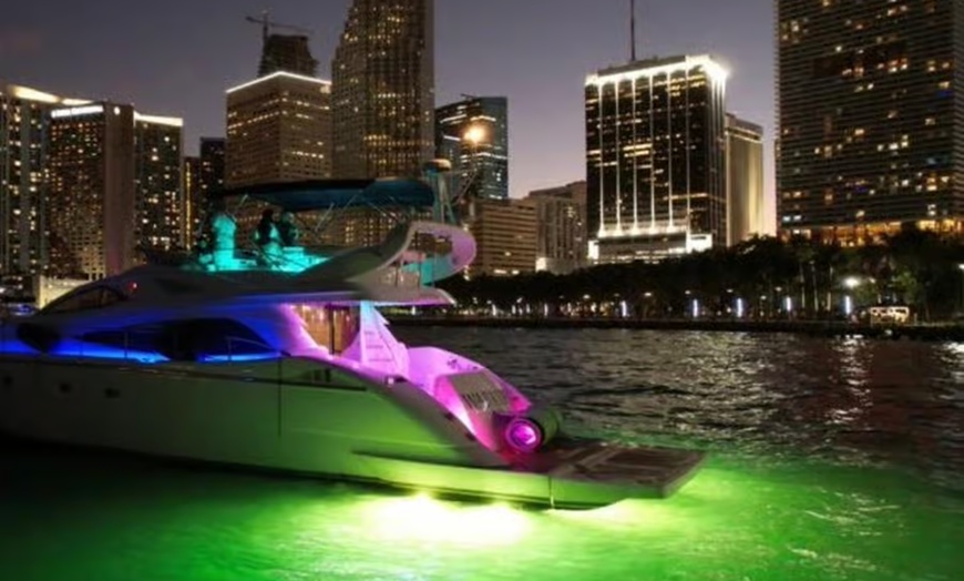 Image 5: Night Yacht Party Deals & Discounts in Miami Beach