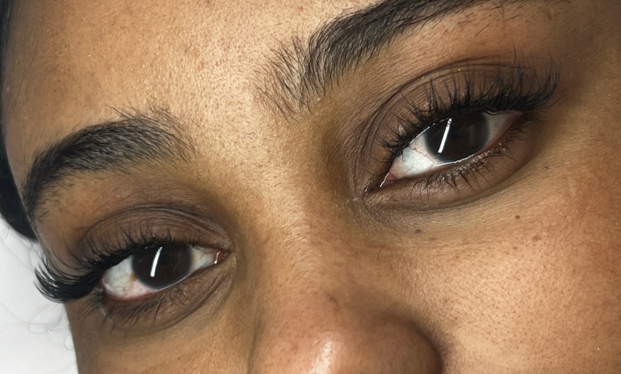 Image 5: Get Full Sets Classic, Hybrid, or Volume Eyelash Extensions