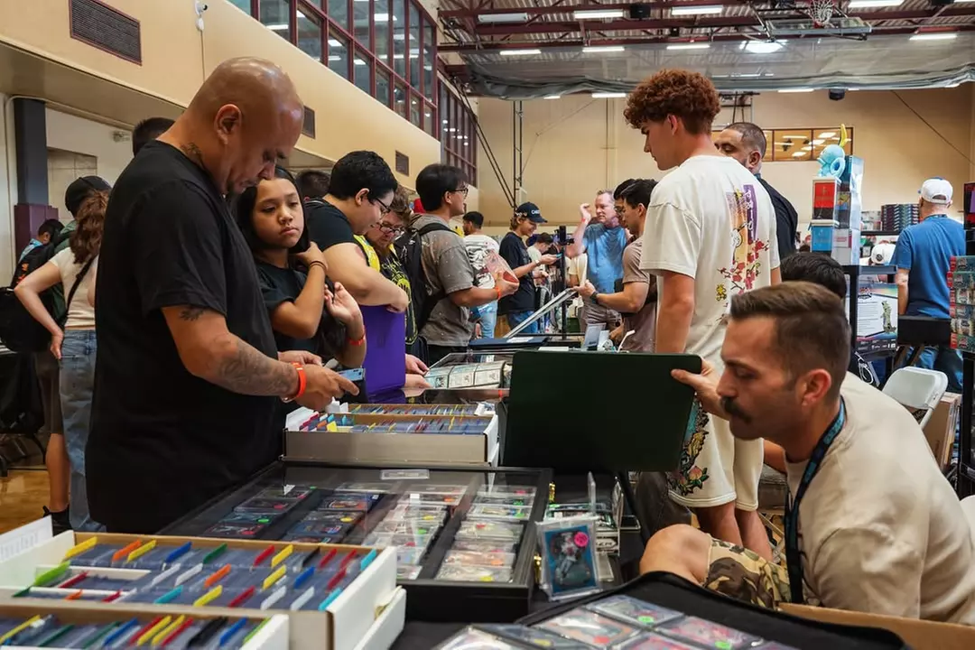 Genesis Card Show: General Admission or VIP Perks