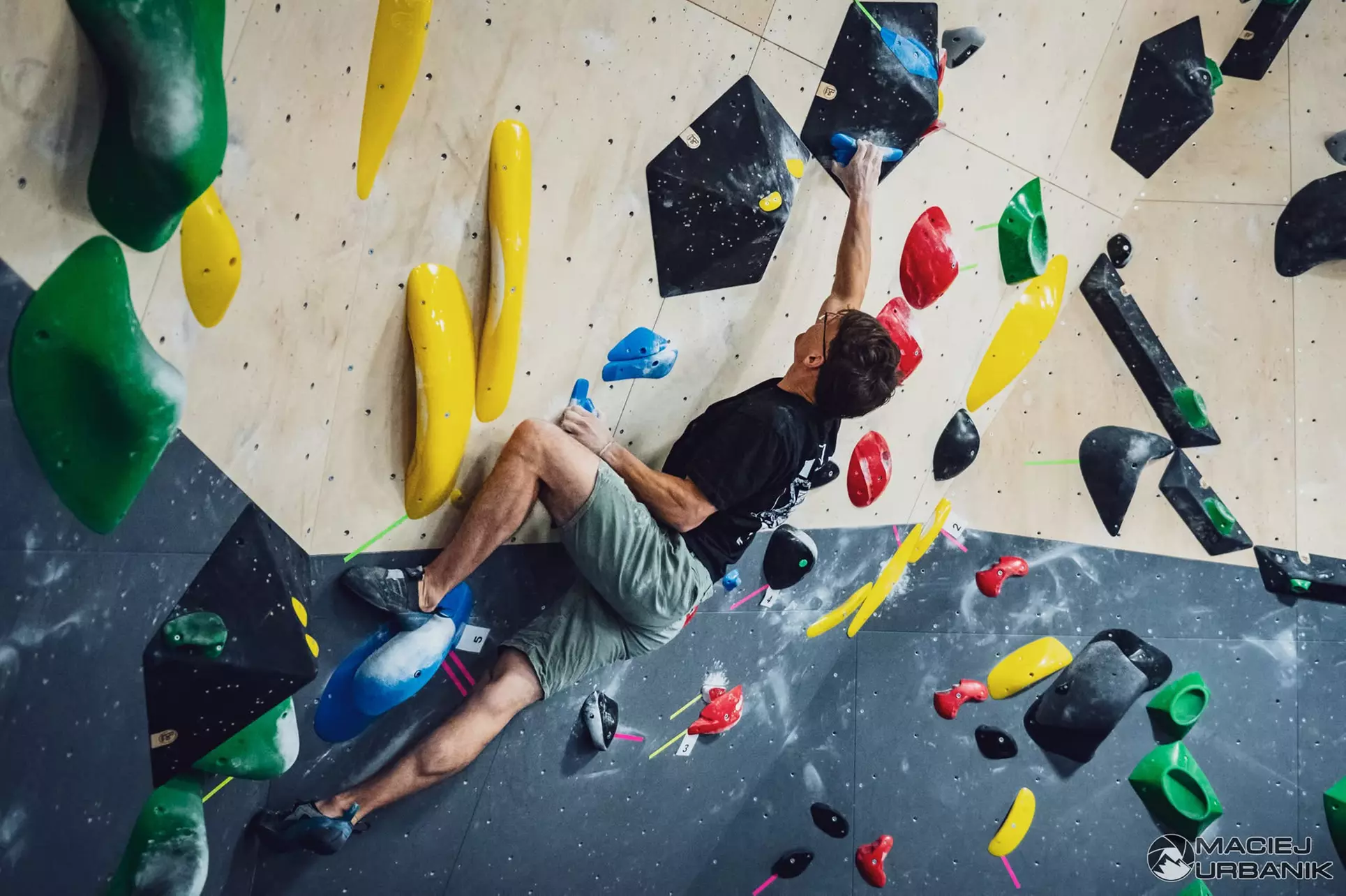 Do 24% zniżki na Wspinaczka - pod dachem w Slab bouldering