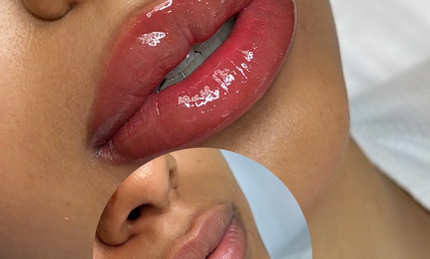 Image 8: Je gezicht is je visitekaartje: kies uit powderbrows of lipbehandeling