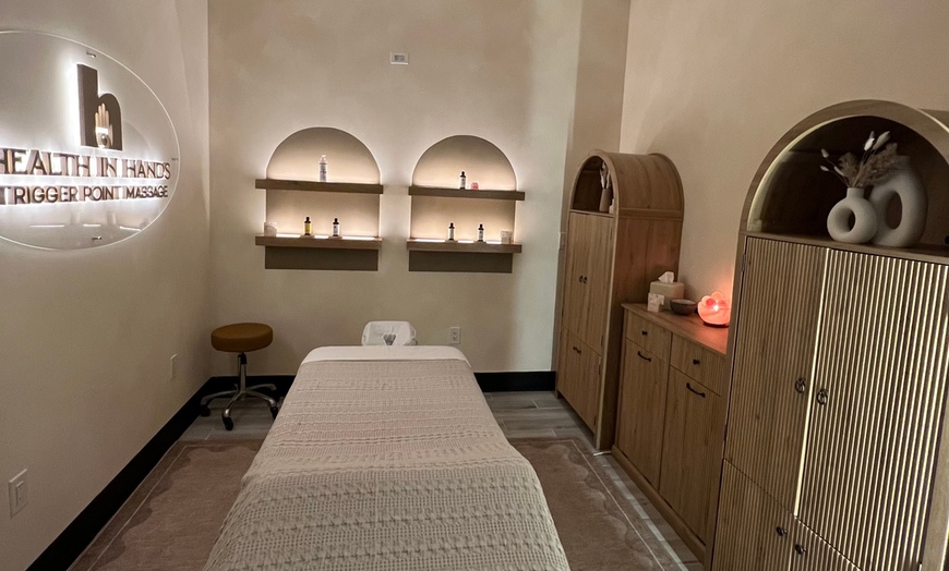 Image 5: 60, 90, or Couples Custom Therapeutic Massage