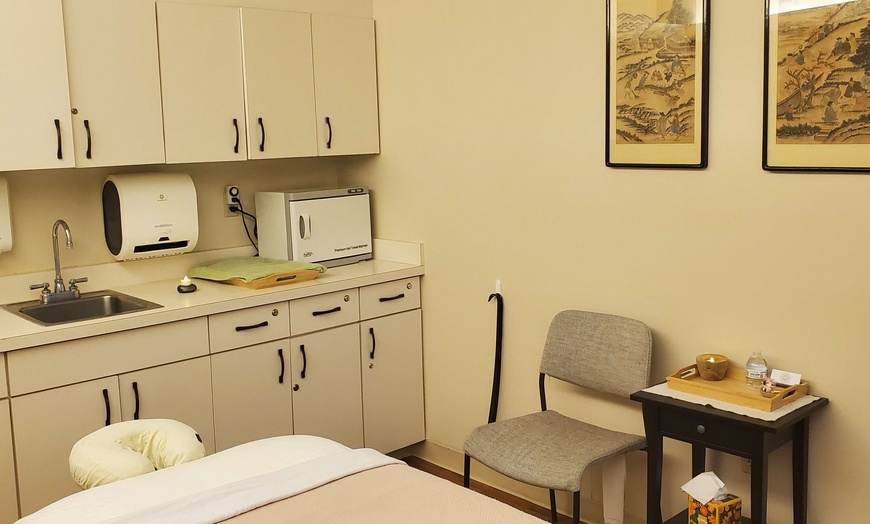 Image 2: 60- or 90-Minute Choice of Massage with Choice of Add-on