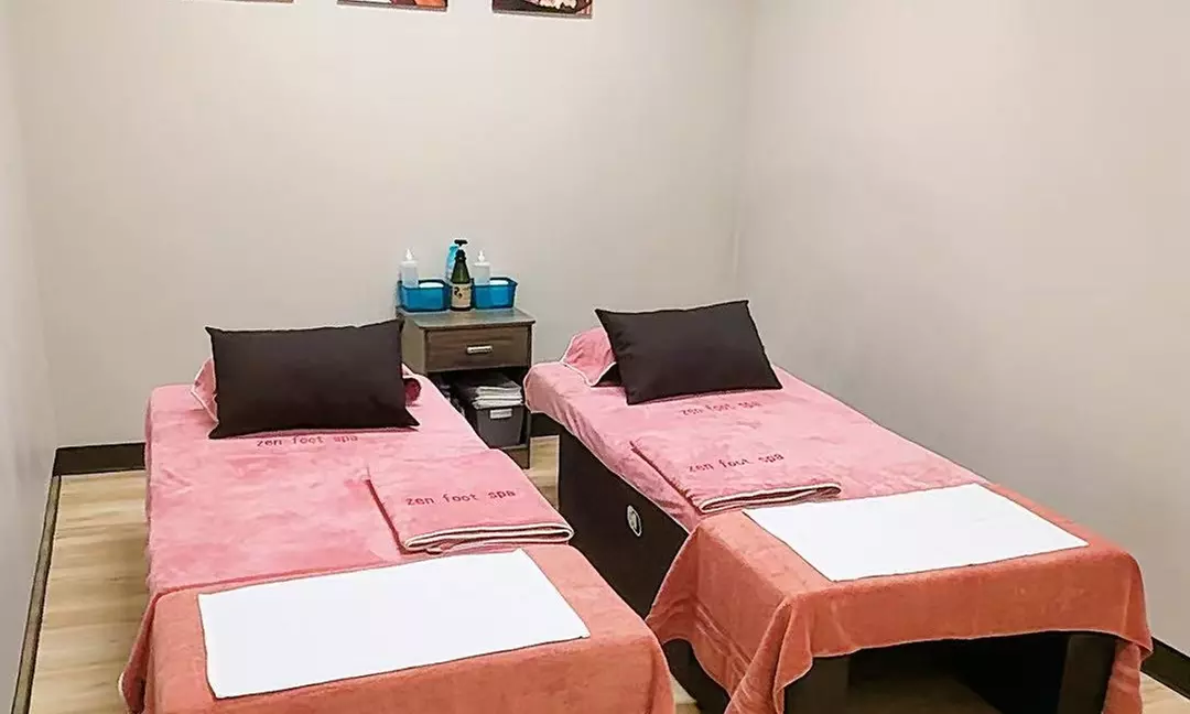 Therapeutic Body Massages with Essential Oil & Hot Stone Treatment