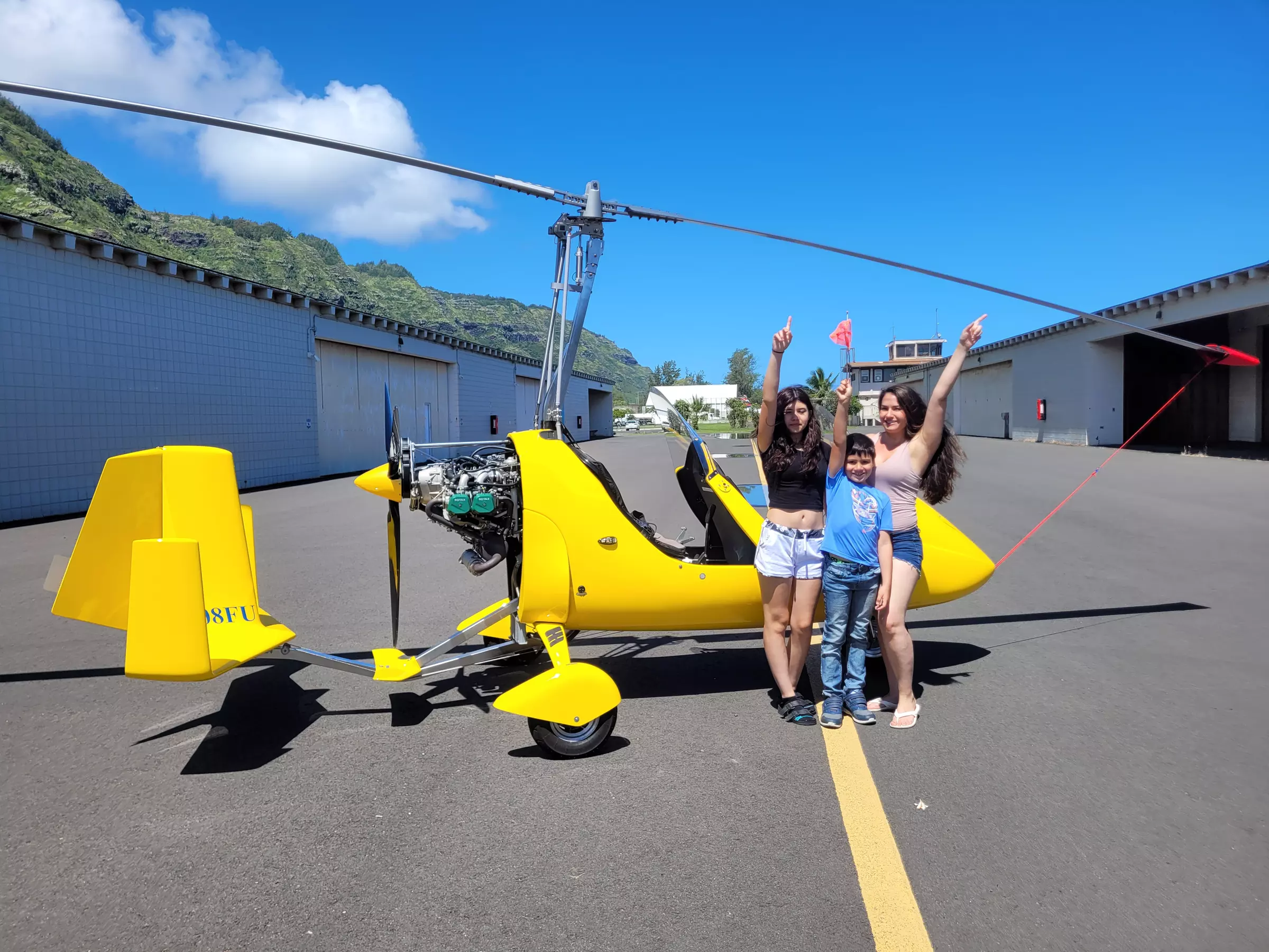 Explore Oahu's Sky: 30-Min Gyroplane Experience for upto 4 People