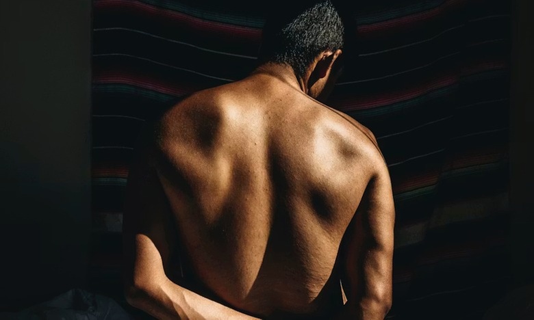 Regular Men's Back Wax for Smooth Skin