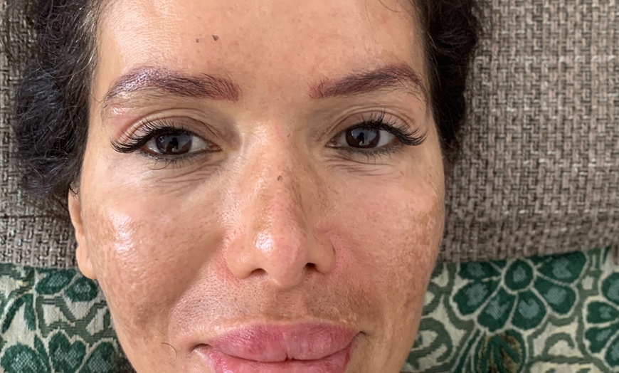 Image 5: Up to 50% Off on Eyelash Extensions at QueenVLashesUK