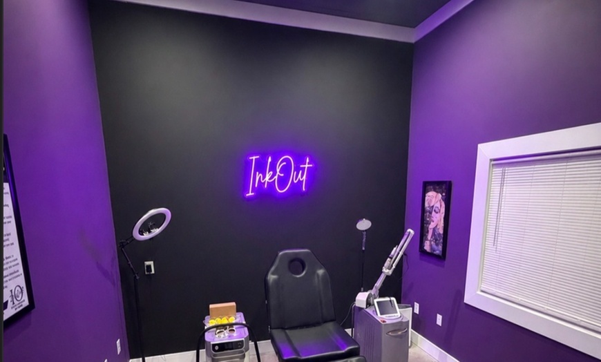 Image 5: Three Laser Tattoo Removal Sessions on an Area (1,3 or 6 Inches)