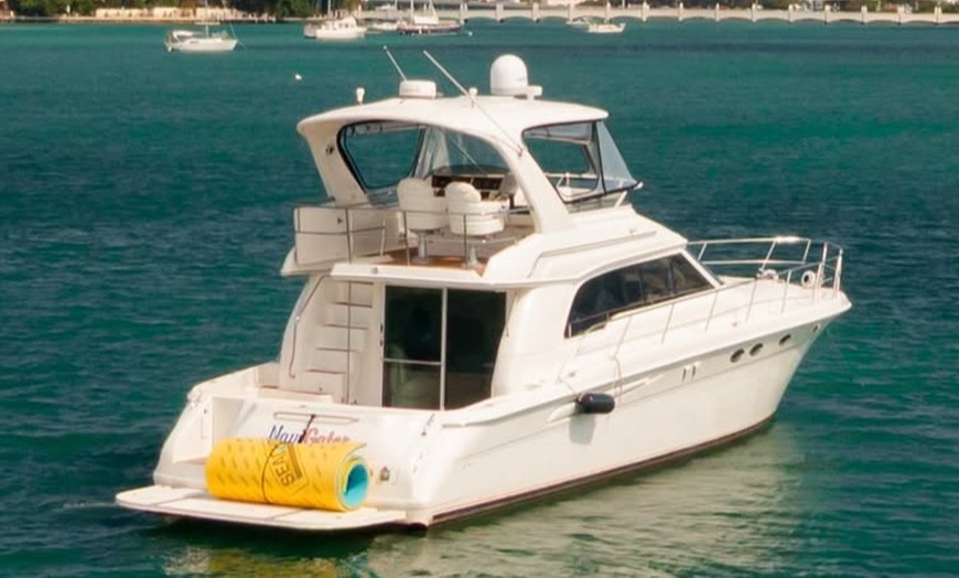 Image 4: Get Four or Six Hours Rental That Includes Ice, Water, Matt & Captain