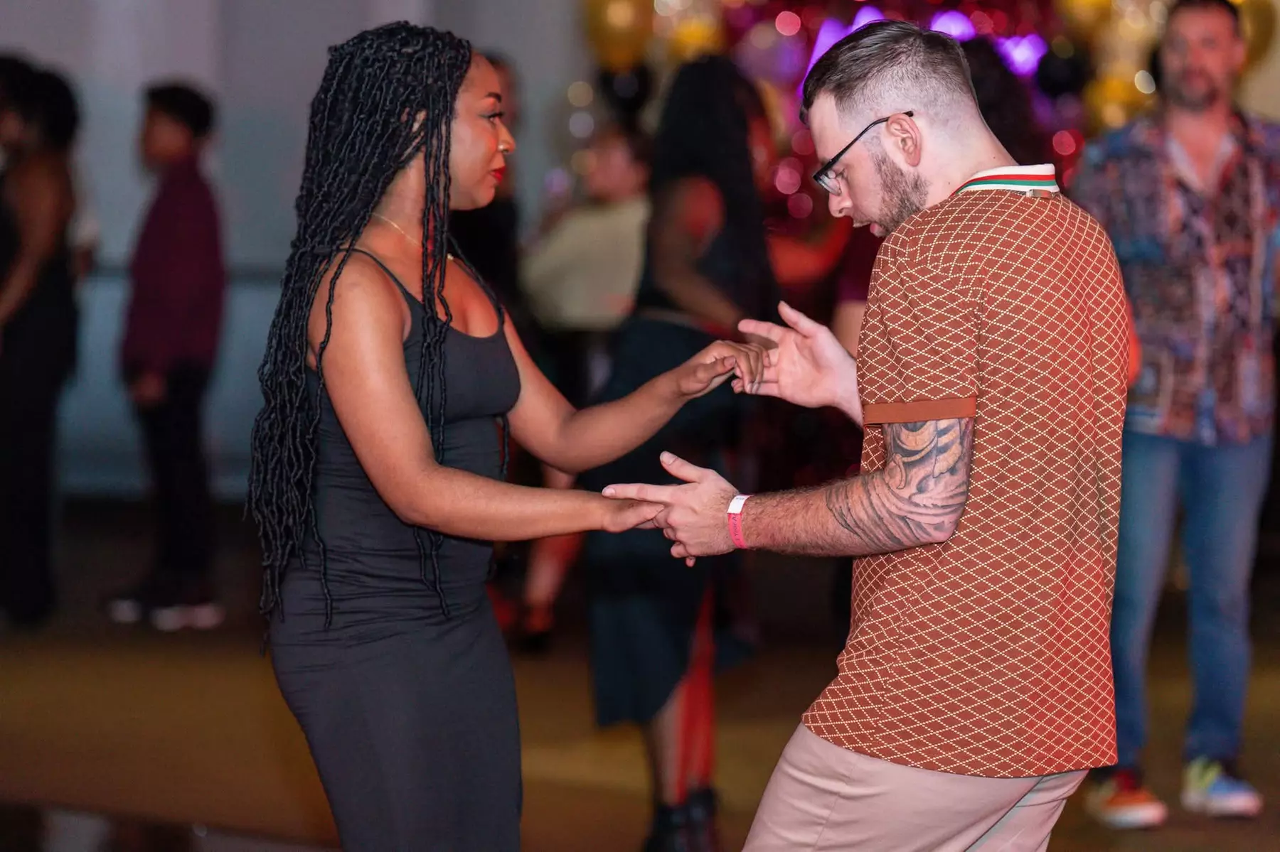 Beginner Salsa & Bachata Group Lessons: 4 Weeks for One