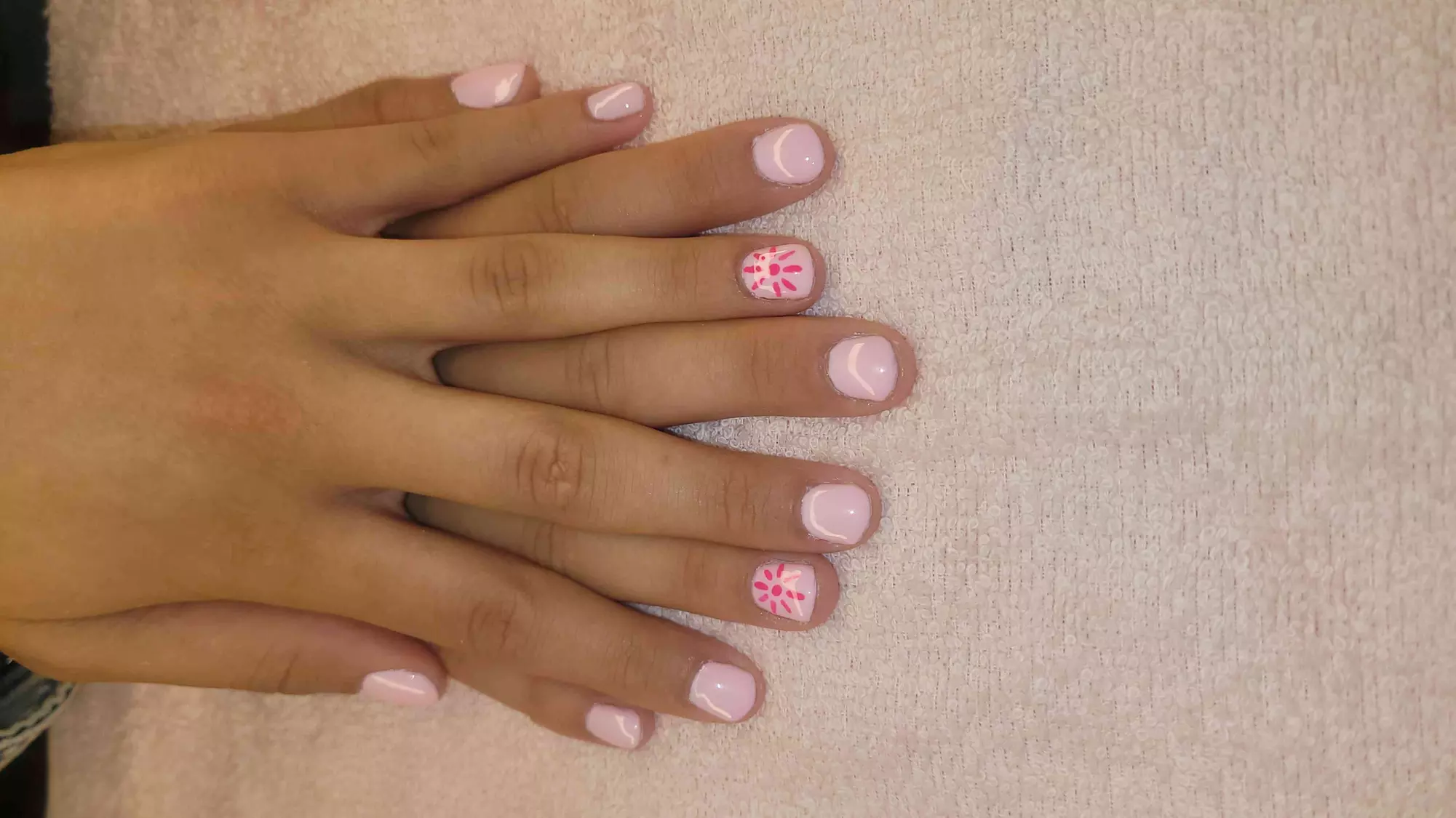 Glow & Go Luxe Manicure for Polished, Radiant Nails 