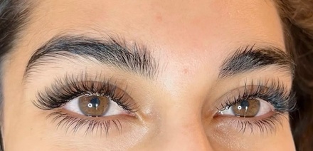 Full Set of Classic  Premium Mink Eyelash Extensions - Mia Amour Beauty Studio