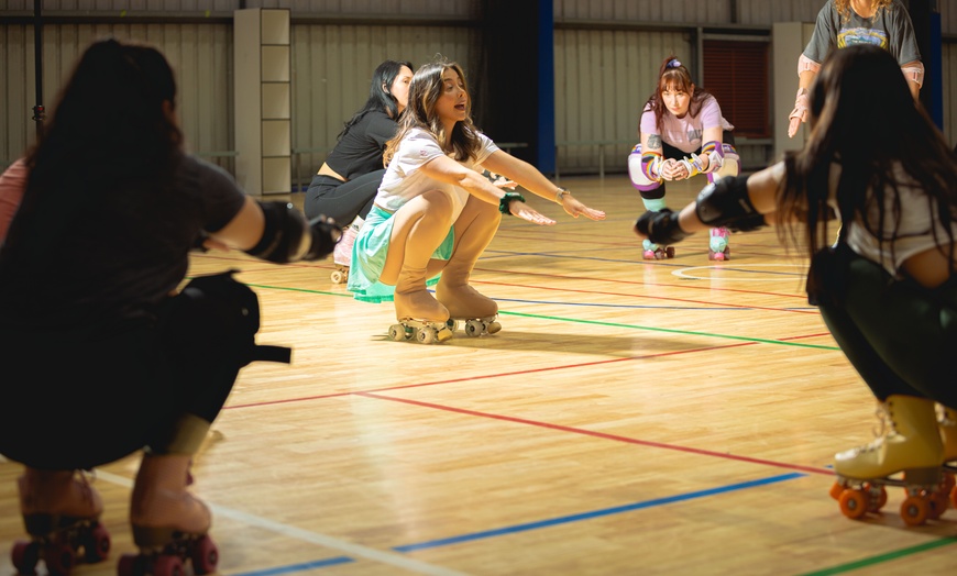 Image 2: Join a One-Hour Skating Class or A Term of 10 Skating Classes