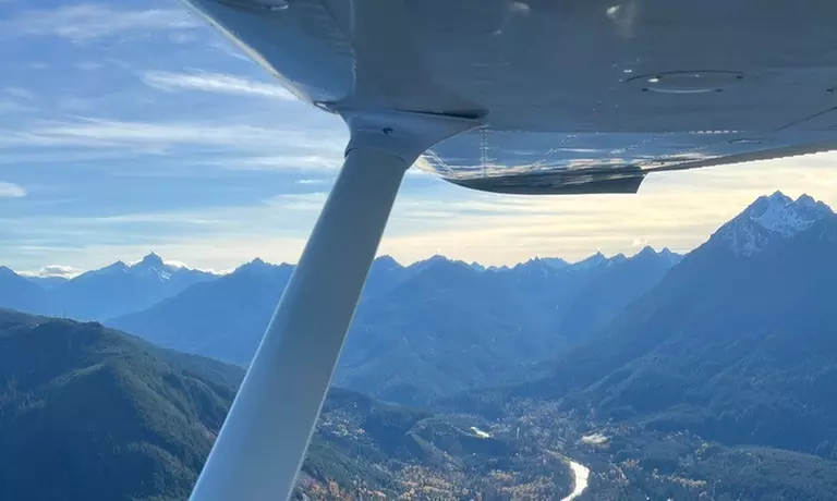 Take the Controls: First Flight Lesson with Scenic Pacific Northwest Views