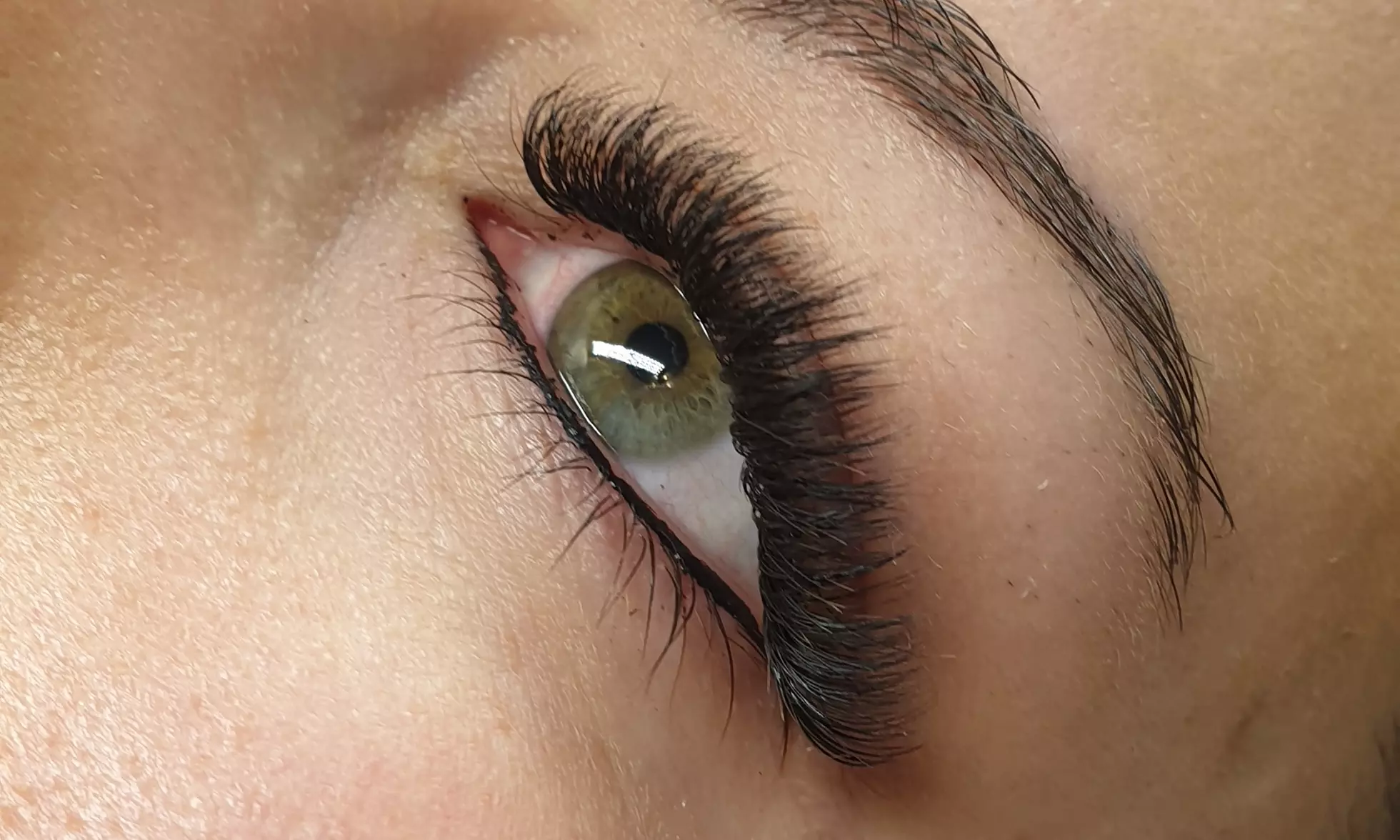 Wimpernverlängerung nach Wahl: Klassisch, Wispy oder Volumen