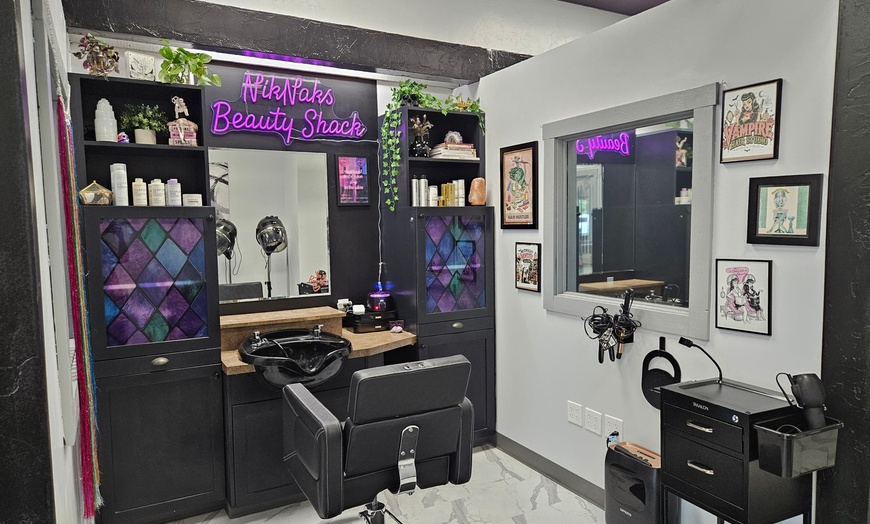Image 3: Fresh Haircut & Style with Optional Color or Highlights