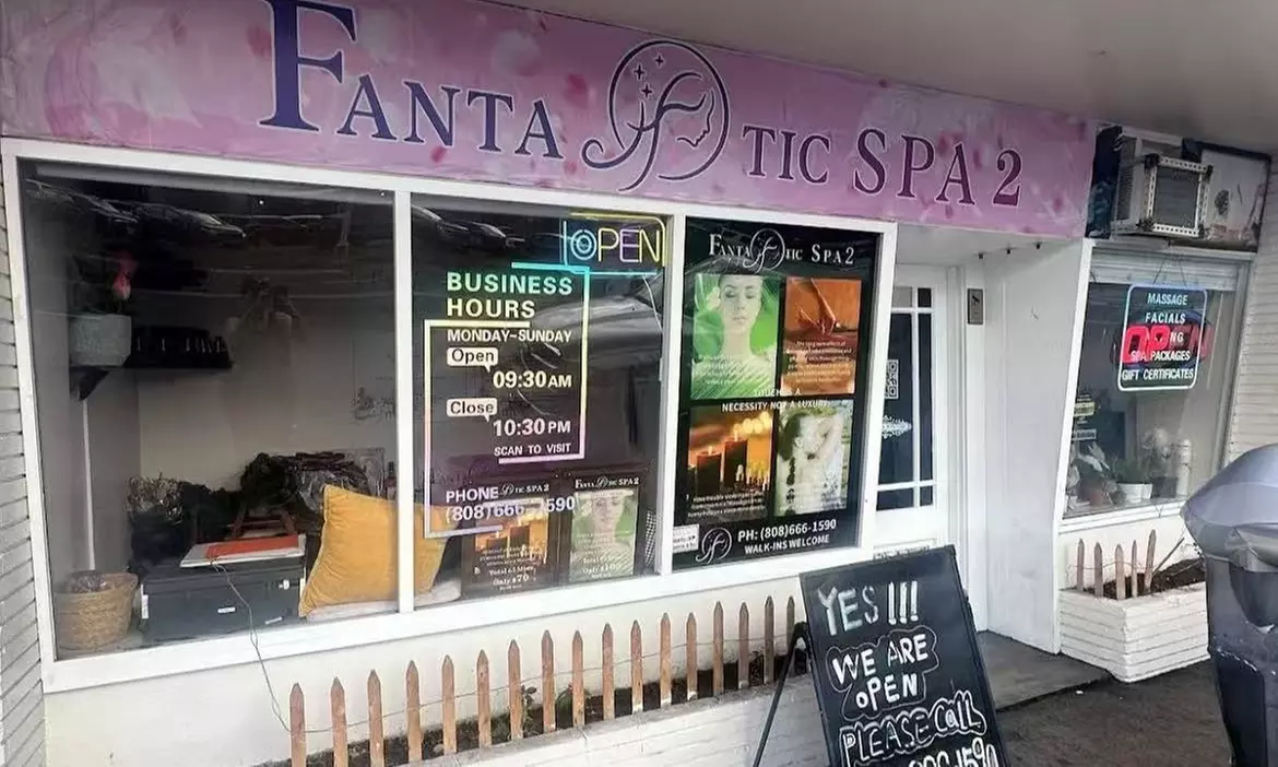 Unwind with a 65-minute massage combo experience 
