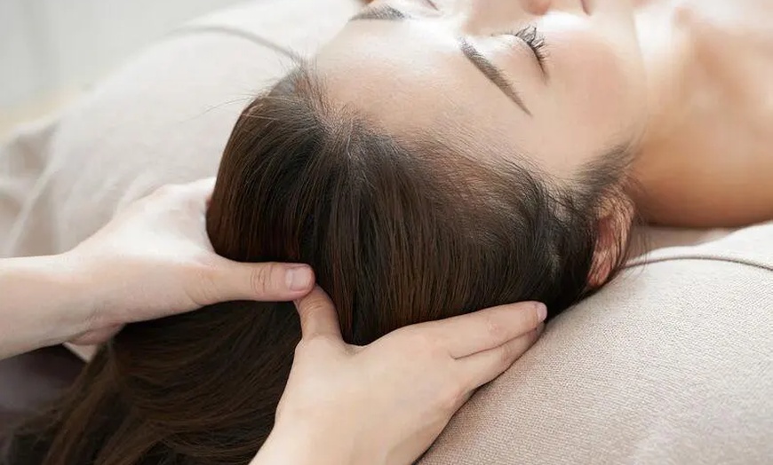Image 1: Détendez-vous et sublimez votre chevelure avec un soin spa capillaire