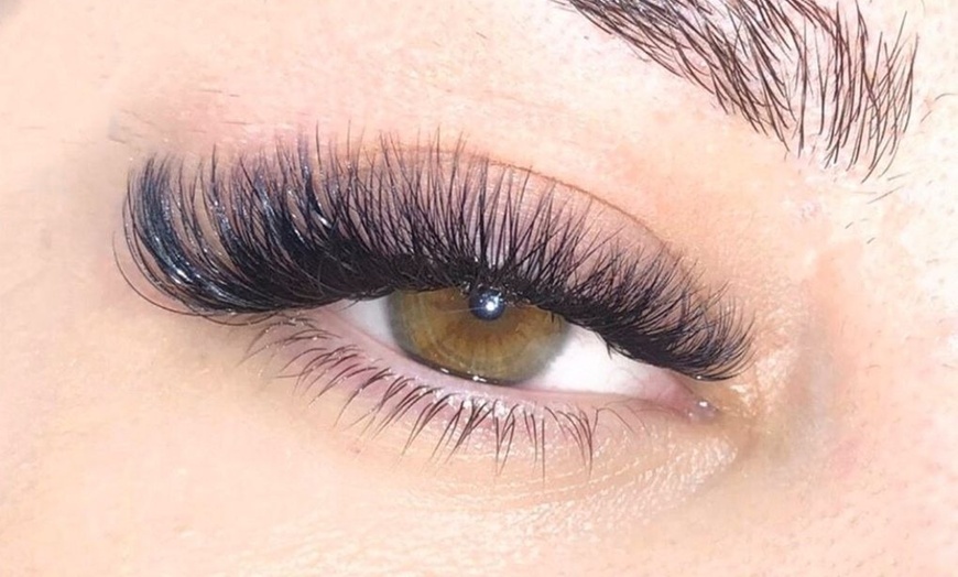 Image 4: Up to 50% Off on Eyelash Extensions at Lash story